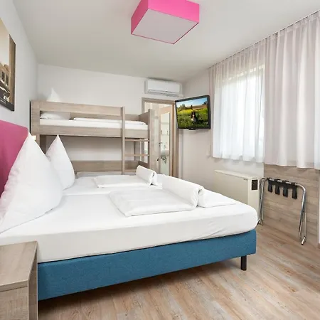 Gaestehaus Mythos Pensjonat 3*